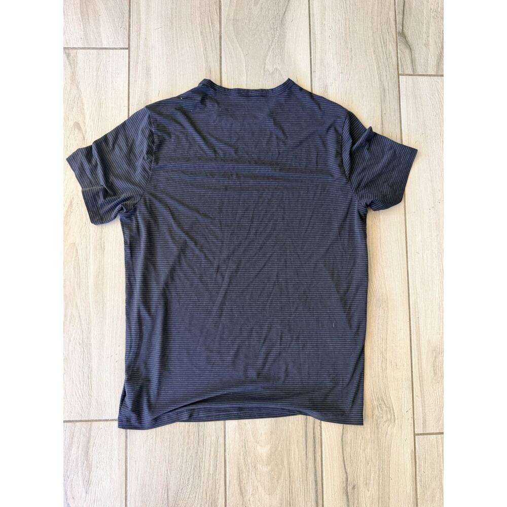 Vuori Mens Current Stripe Tech Tee Short Sleeve Black Large Shirt V1021 CC - Picture 3 of 3